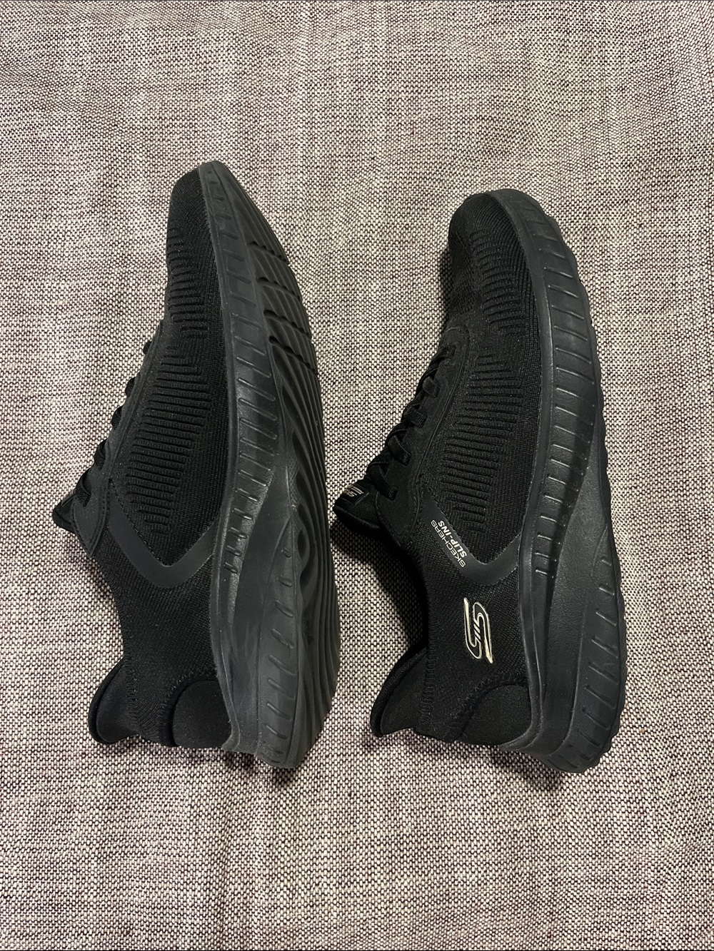 Skechers Women’s Black Slip Ins w/Memory Foam Sneakers - Picture 4 of 8